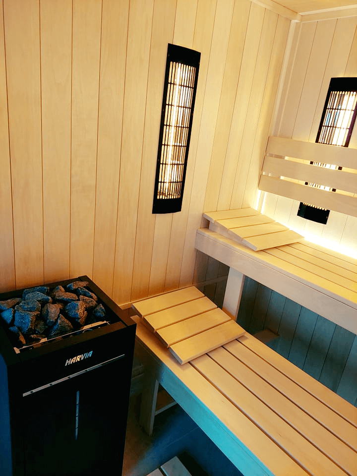 Profesjonalne sauny infrared na wymiar – SAUNAR Sauna infrared na wymiar z panelami IR i piecem Harvia – producent SAUNAR